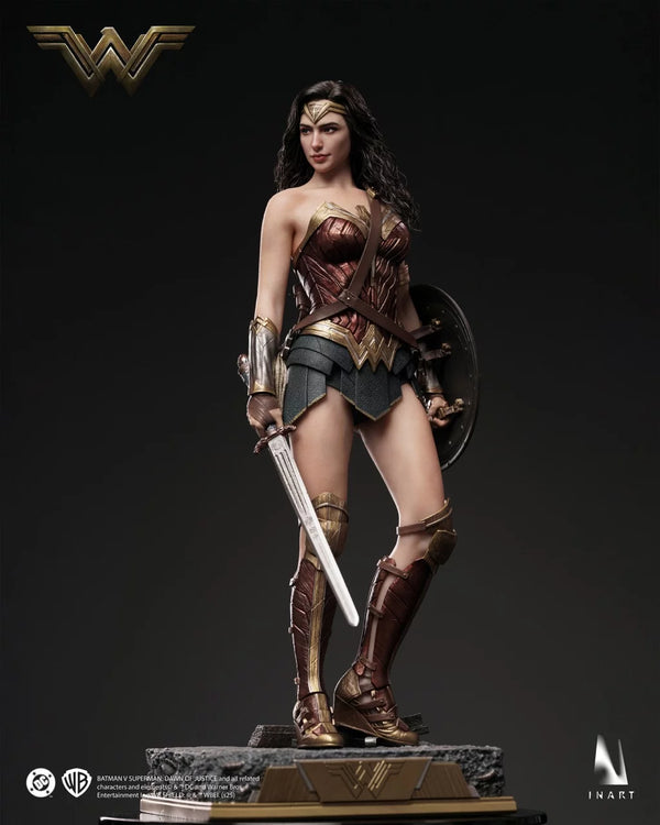 Figura Batman v Superman Wonder Woman DC INART Collectible 1/6 x INART