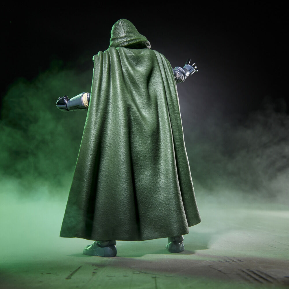 Figura Doctor Doom Avengers Doomsday Marvel Legends Series 15cm