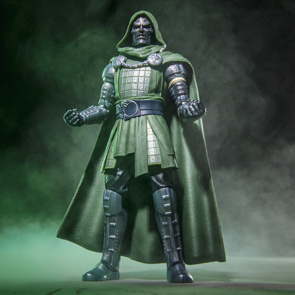 Figura Doctor Doom Avengers Doomsday Marvel Legends Series 15cm