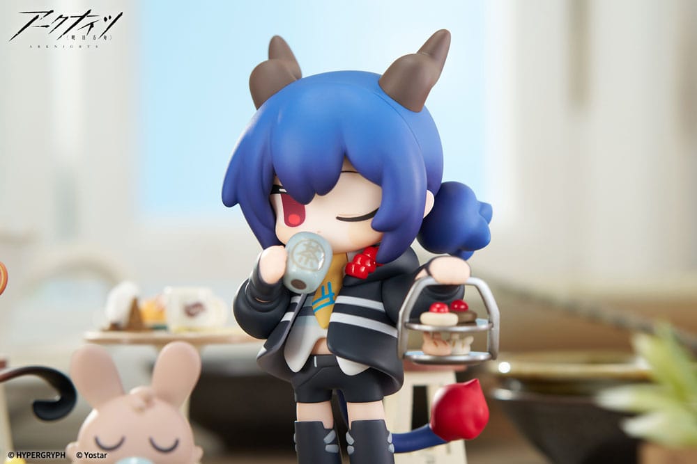 Arknights Estatua PVC Would You Like A Dessert? Mini Series Ch'en 11 cm  