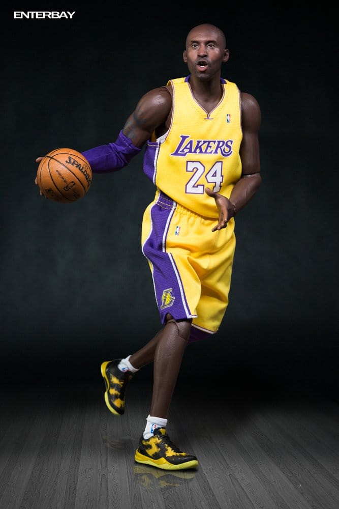 NBA Collection Figura Real Masterpiece 1/6 Kobe Bryant 33 cm