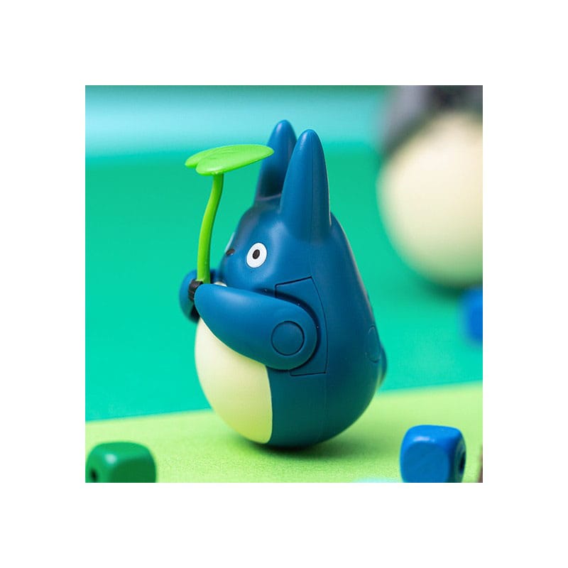 Mi vecino Totoro Figura de fondo redondo Mid Totoro with leaf 6 cm