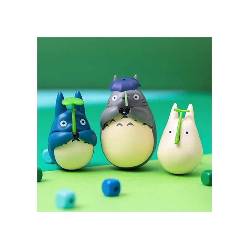 Mi vecino Totoro Figura de fondo redondo Mid Totoro with leaf 6 cm