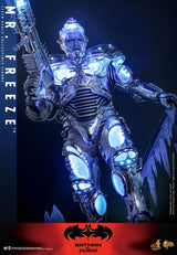 Batman y Robin Figura Movie Masterpiece 1/6 Mr. Freeze 33 cm