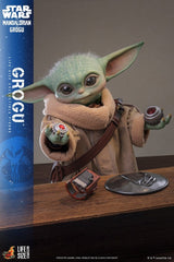 Star Wars: The Mandalorian & Grogu Figura a escala real Grogu 38 cm