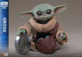Star Wars: The Mandalorian & Grogu Figura a escala real Grogu 38 cm