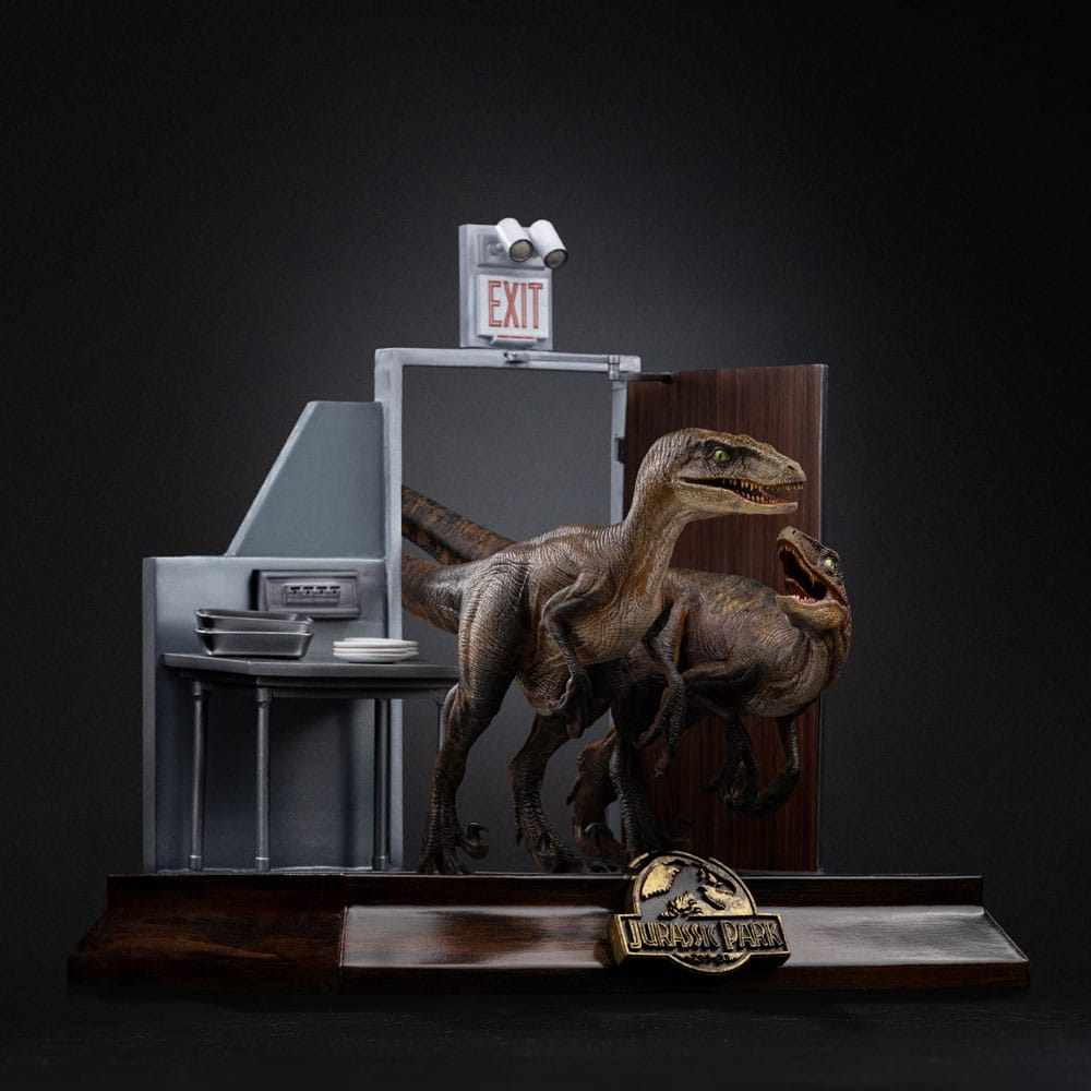 Jurassic Park Estatua 1/10 Art Scale Raptors at the Kitchen's Door 28 cm