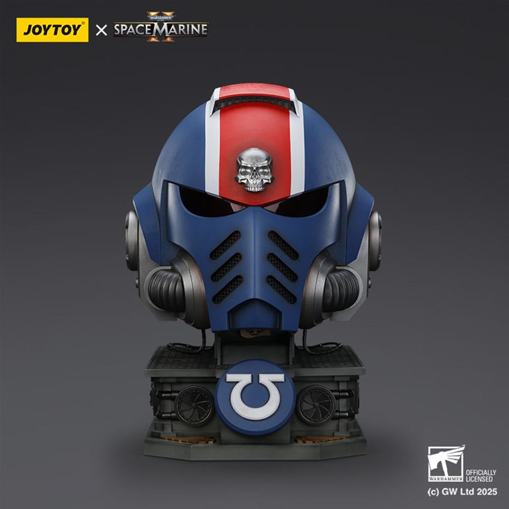 Warhammer 40,000: Space Marine 2 Réplica Ultramarines Lieutenant Titus casco con expositor 44 cm 