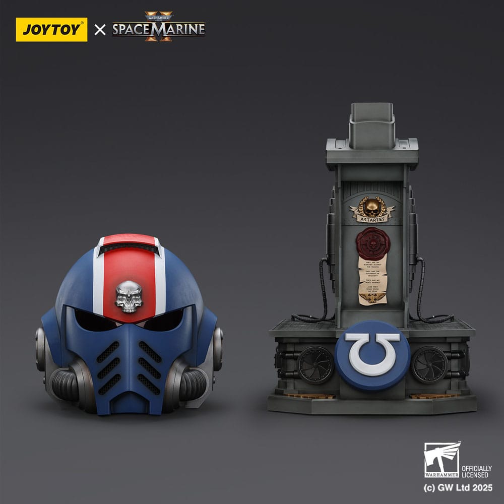 Warhammer 40,000: Space Marine 2 Réplica Ultramarines Lieutenant Titus casco con expositor 44 cm 