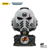 Warhammer 40,000 Casco con Soporte de Exhibición White Scars MkX 44 cm