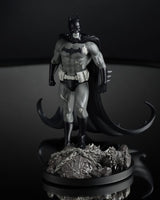 DC Direct Estatua 1/10 Batman by Bjorn Barends (Black White) 18 cm