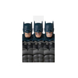 DC Comics Figura MAFEX Batman Damage Ver. (Batman: Hush Ver.) 16 cm     