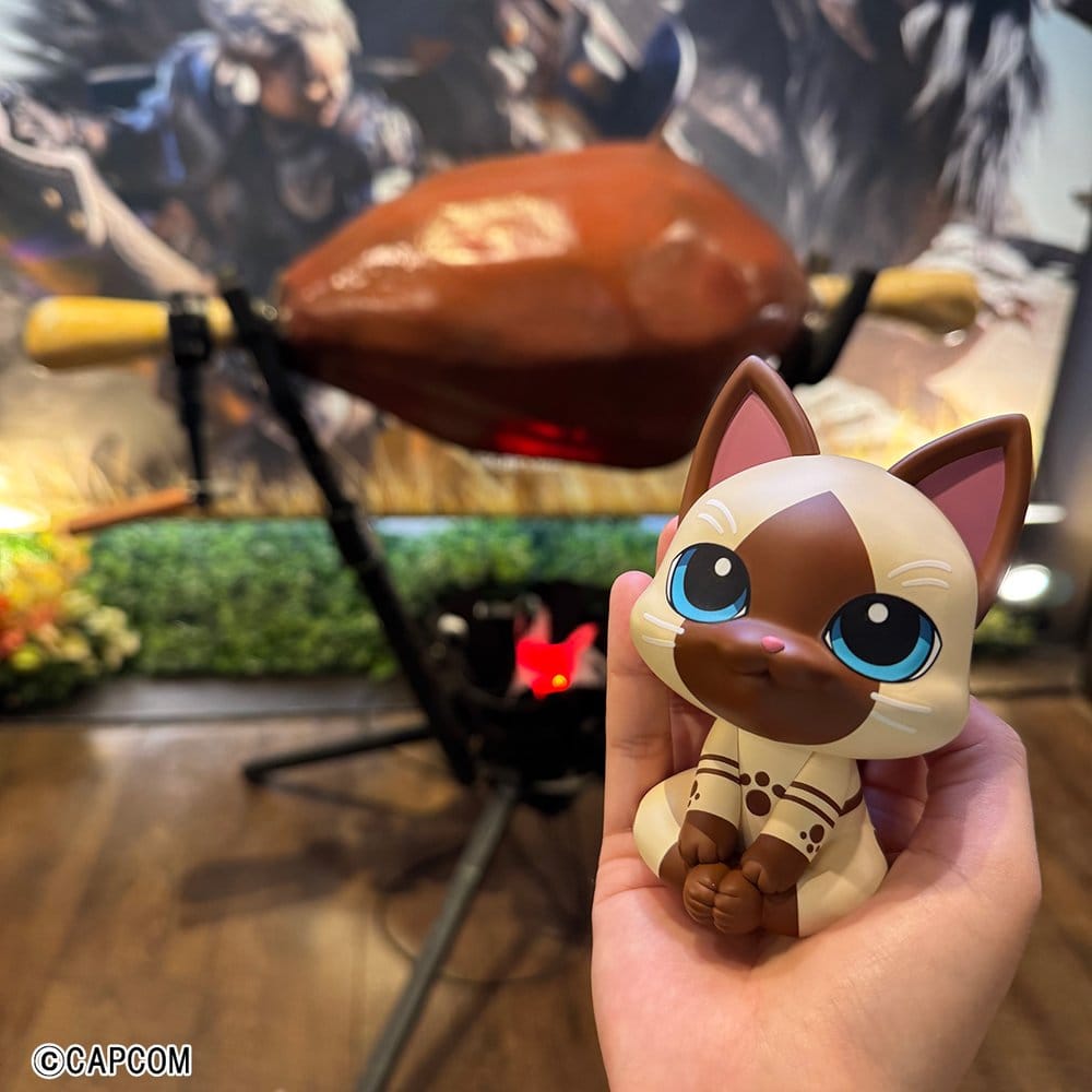 Monster Hunter Look Up Figura PVC Airou 11 cm (with gift)