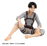 Attack on Titan Figura PVC G.E.M. Series Squad Captain Levi Palm Size 9 cm