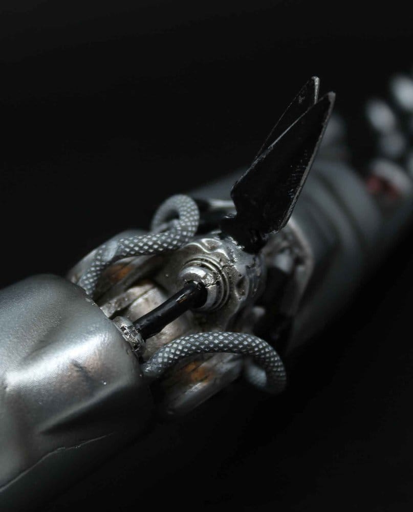 Cyberpunk: Edgerunners Réplica Silverhand Arm 30 cm 
