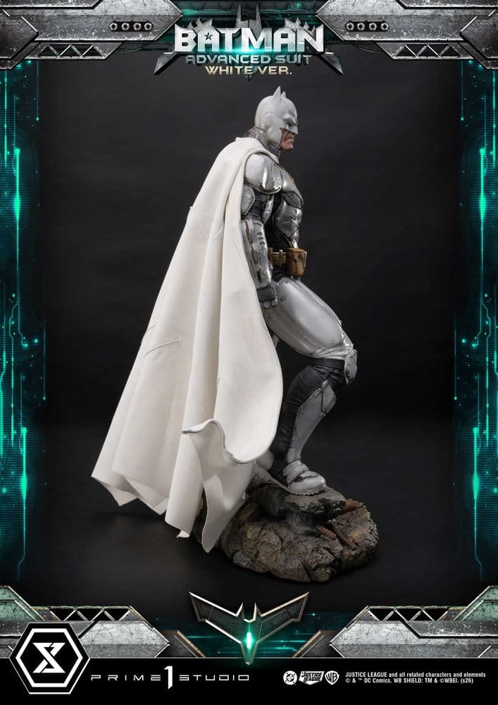 DC Comics Ultimate Museum Masterline Estatua Batman Advanced Suit White Version (Design By Josh Nizzi) 51 cm